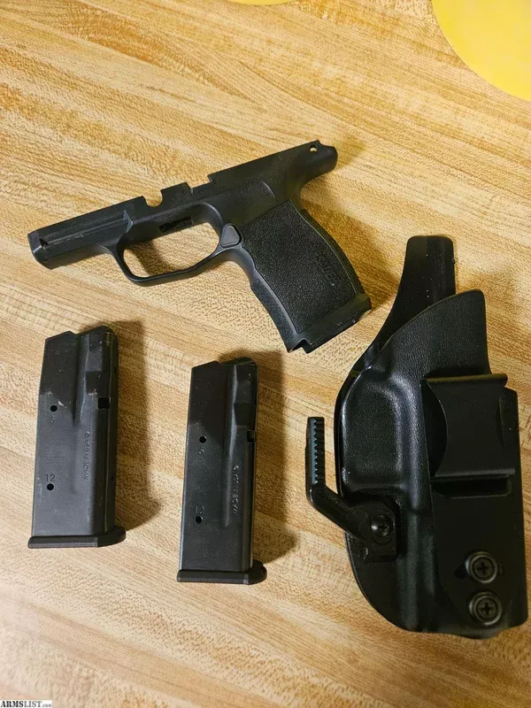 365xl grip, 2x mags, vedder light tucknear Wellington, Wichita, KS