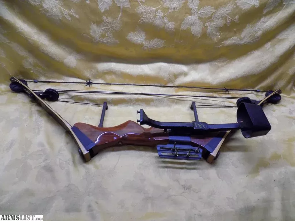 Browning Explorer 1 Compound Bow w/case from Ted’s Pawn Shop near Norwood, Ohio, USA